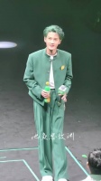 啊啊啊啊檀健次好帅！神颜驾驭起绿发也轻轻松松