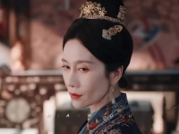 难怪导演会找她来演顶级贵女！ 光抬眸压迫感十足
