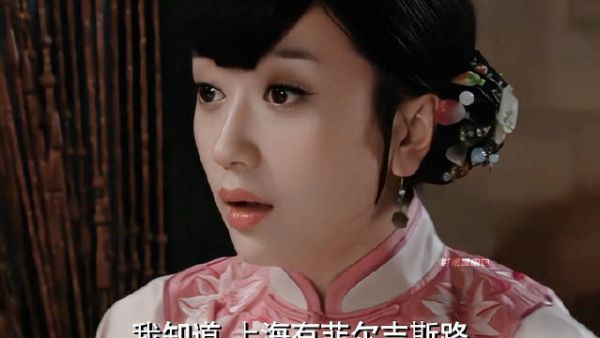 她妈妈担心女儿没钱花 每套衣服里都缝了小金元宝