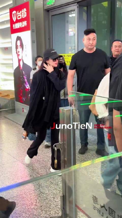 宝格丽女王刘亦菲已抵达上海