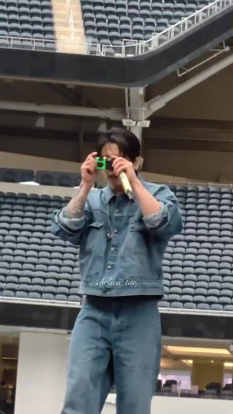 专业摄像师 这个衣服好方便哈哈 ‪/chelsea__tae‬