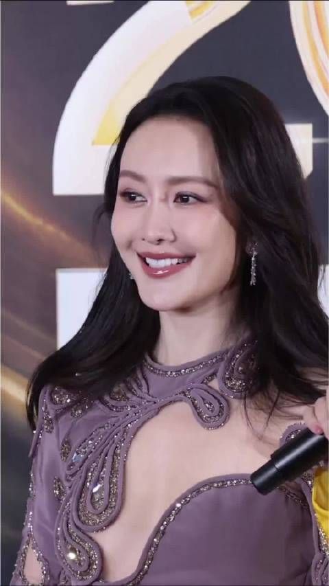王鸥依然状态满满越看越美！