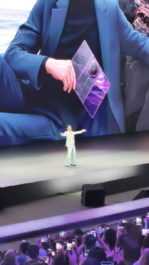 华仔，又见面啦！ 救命怎么保养的 不说谁敢信你六十呀！ 妆态越来越好，爱了