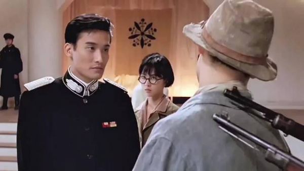 “我叫小狗熊，梁家辉你是怎么做到不笑的”