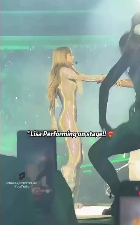 Lisa跳舞时耳返器跳掉了，她只用了三个动作就完成了救场！