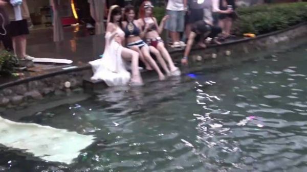 我兄弟突然口渴了！