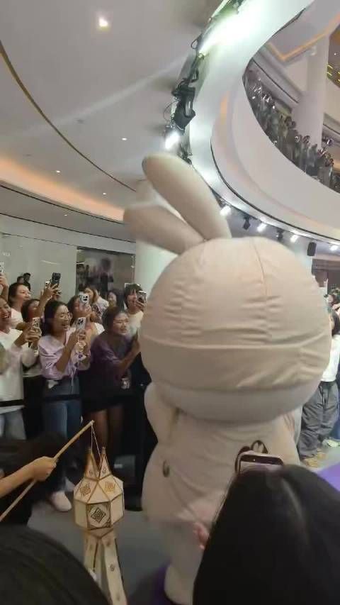 奶奶外婆给ae唱生日歌 给孩子嗨的吧 太疯狂了给我笑岔气了