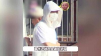 69岁葛优带狗狗去宠物医院，私服穿搭时髦显年轻，网友：潮到风湿啊！