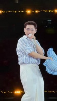 汪苏泷演唱会枕头大战，歌手带头抛枕头点燃全场
