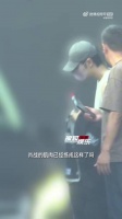 搜狐娱乐分享近日肖战现身舞蹈工作室