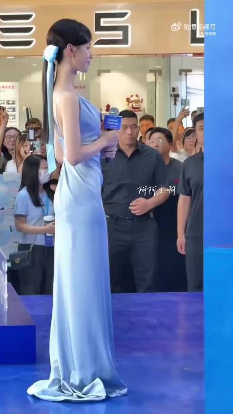 陈都灵这种一眼看过去就给人一种有文化修养的感觉