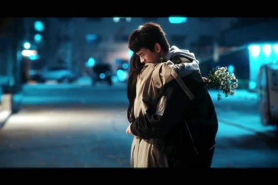 “为什么你总是在我面前故作坚强”