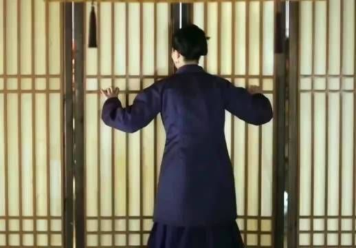 如兰跪祠堂有光安睡，明兰阴影里小心翼翼