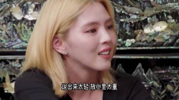 深陷淤泥的玫瑰靠自己绽放出了万千光芒