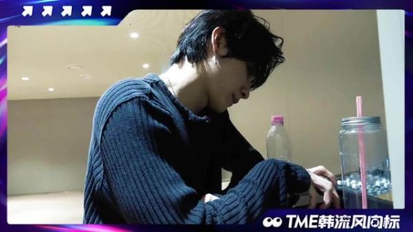 在练习室唱《MAMA》的肖俊，高音简直就像呼吸一样简单 期待肖俊更多新作品！