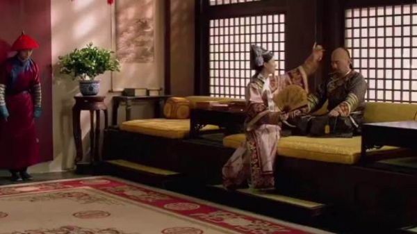帝王面不改色扇贵妃耳光，贵妃惊恐滑跪