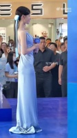 陈都灵这种一眼看过去就给人一种有文化修养的感觉