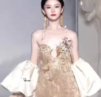这回真美了，整个人自信不少，女明星气场出来了