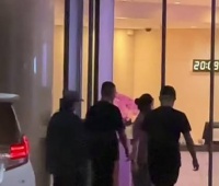 王俊凯PEK北京出发好阳光啊