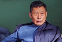 这样关心孩子的爷爷，谁能不喜欢