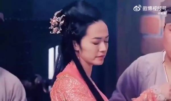 小胡巴被抓求情不要生吃,厨子安排炖羊肉粉条