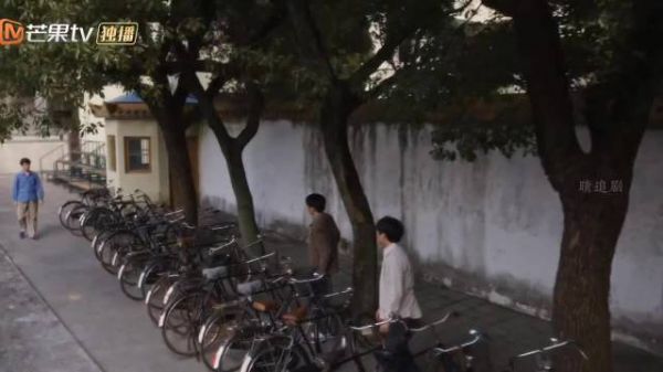 小巷人家：林栋哲帮筱婷和同学打架回到家铃姐比亲妈还心疼