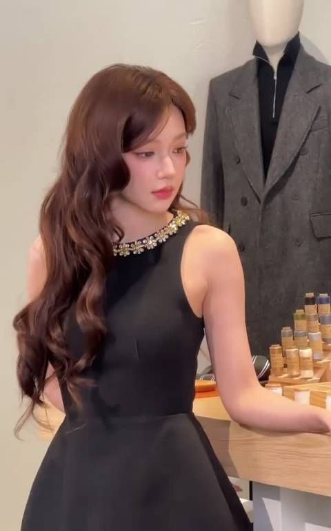 程潇生图精致如瓷娃娃人间芭比尽显