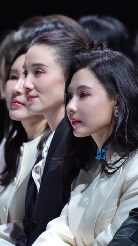 张柏芝宋佳同框，三孩妈妈张柏芝保养状态佳