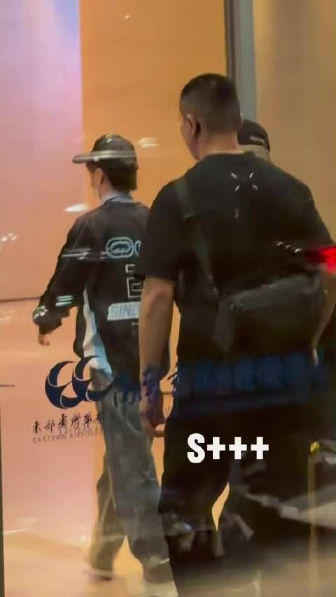 小凯哥哥打歌录制结束回北京了 起落平安，明晚还有直播可以看