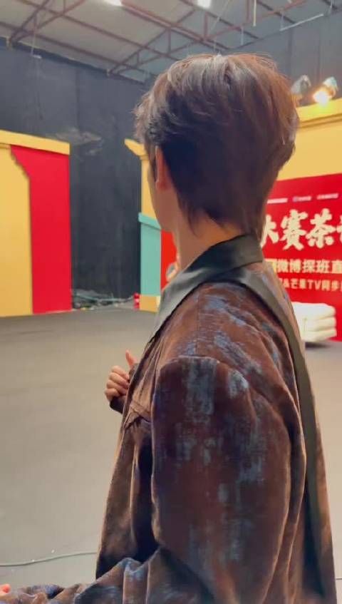 曾辉这个女友视角的扭腰太欲了，霸总本人都不敢这么拍