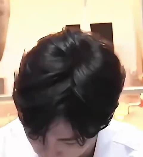 内真没有人随随便便能红，肖战边擦眼泪边干活这股劲干啥都会成功