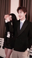 彩带落满头 未来皆是好彩头
