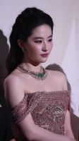 不再用审美要求别人，各花入各眼互相尊重更舒坦
