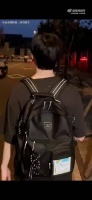 Oo33的鸽释出往年今日回顾片段，害羞小鸽持玫瑰出镜