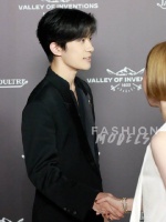 易烊千玺的social time