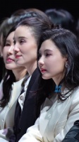 张柏芝宋佳同框，三孩妈妈张柏芝保养状态佳
