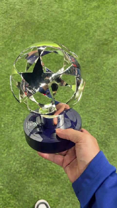 not 1， not 2 ⚽⚽⚽ 戴帽的费兰当选全场最佳球员