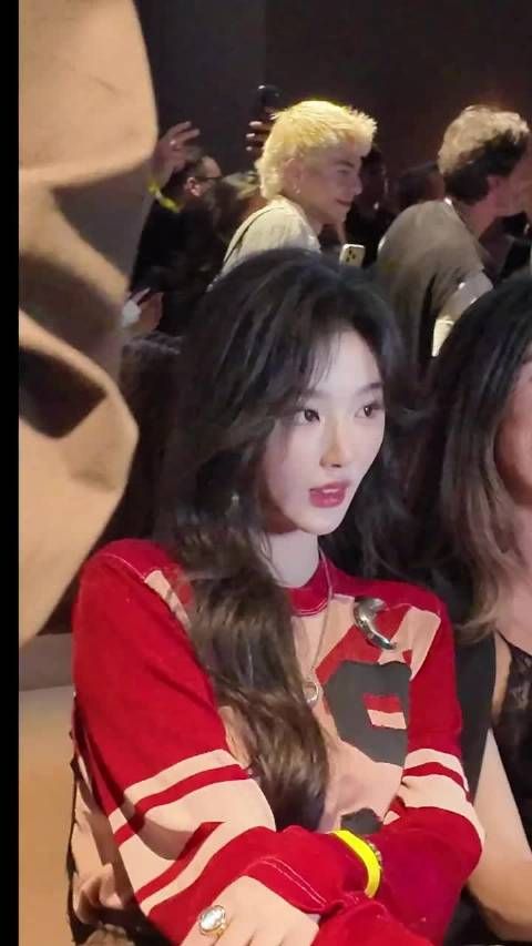 孔雪儿灵动甜酷，田小娟气场全开，美女同框太养眼