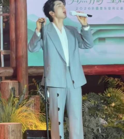 张新成演唱一个演员的自我修养，转音惊艳治愈耳朵