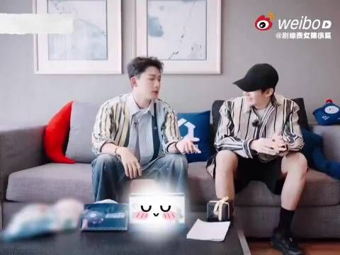 张晚意邓为的互动太逗了，怎么会一上来就吓综艺新人啊，哈哈哈