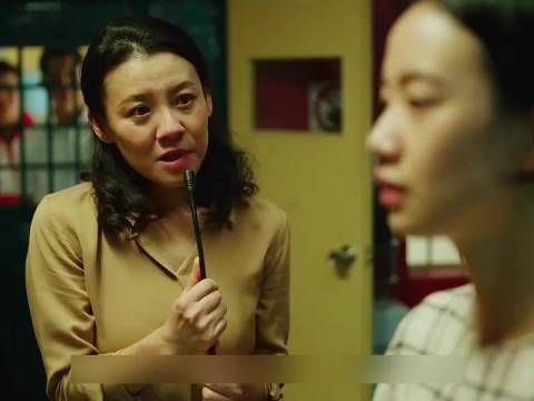 女子在景区当众大闹，无意间揭开了他人心底的伤痛伤疤