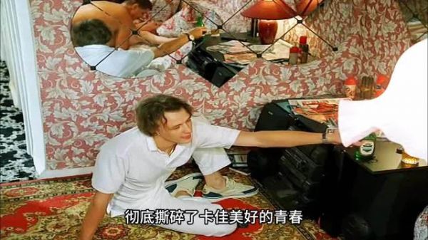 七旬老兵回家见孙女被摧残，心如刀绞