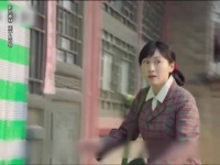 姑娘一心追随心上人，执意打算离家出走，母亲心急如焚，直接昏厥倒地