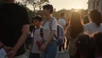校门口的显眼包belike