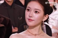 “镜头转到陈妍希42岁我真的，她吃防腐剂了 还有鞠婧祎让我眼前一亮啊”