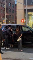 谁懂啊 ！珠宝与礼服相得益彰，美貌完全没有上限 完全辣Lisa