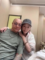 香港知名女星袁洁莹饭局近照再度消瘦，引粉丝担心，曾患厌食症