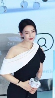 娱乐圈中公认的三大玉女：高圆圆，张柏芝，伊能静，没人反对吧？