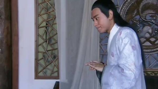 男人为了迎娶富家千金，竟不惜入住鬼屋