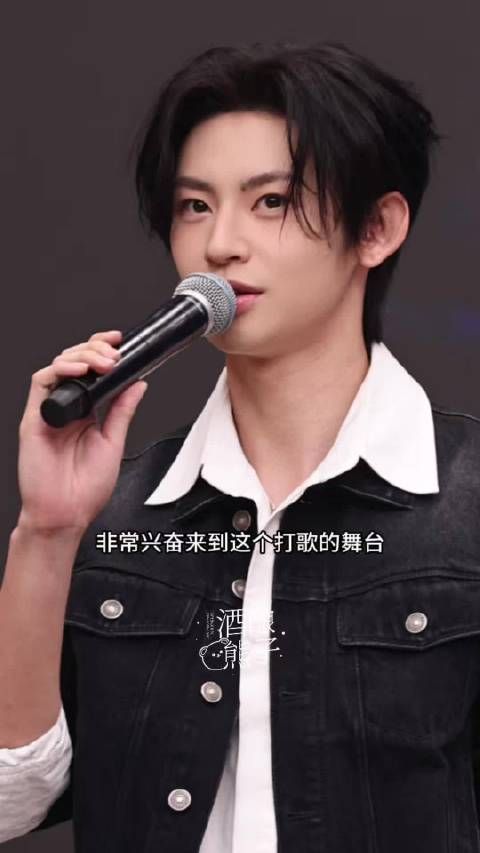 小鬼来咯！今天这身好清爽哦！